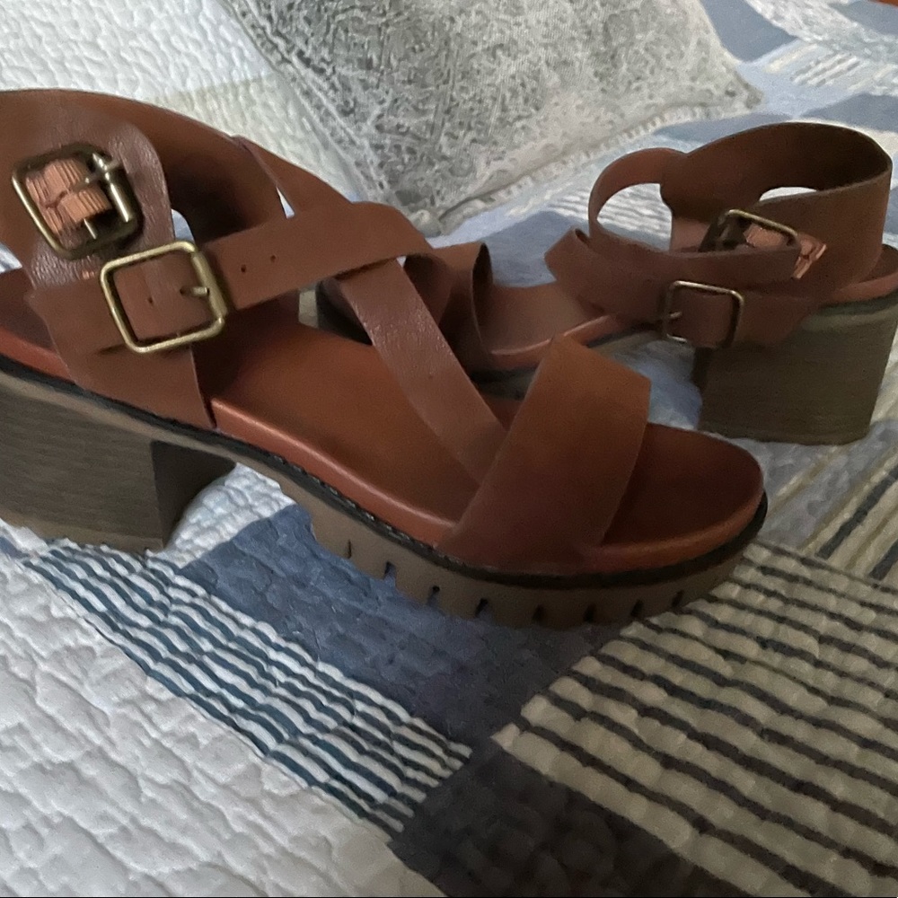 Brown soft sandals (heeled) new